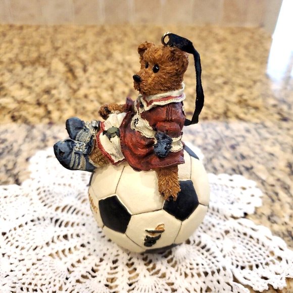 Boyd's Bears Christmas Ornament Resin, Soccer 1998, 4" Tall Boyd's Allstar - Picture 3 of 7
